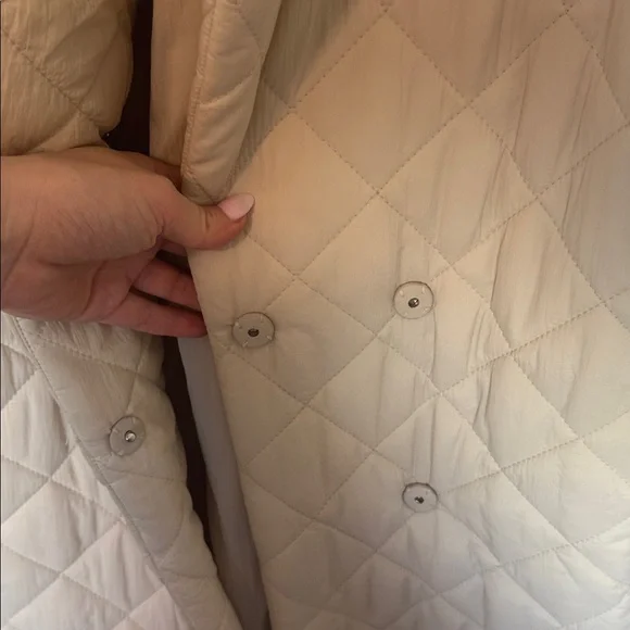 Quilted Cream Long Puffer Jacket Modern Citizen - Picture 8 of 9